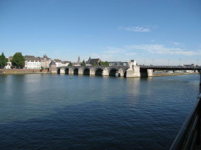 Most Beautiful View City Apartment Maastricht Exterior photo